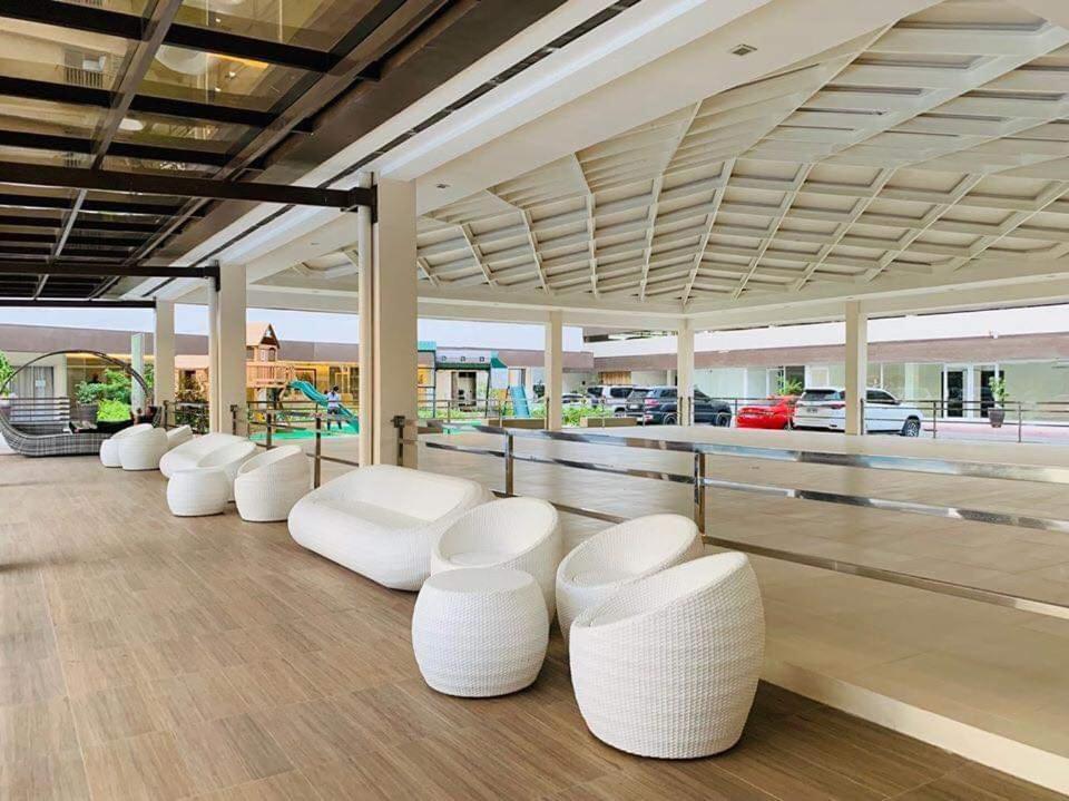 Apartment Bamboo Bay Condominium: Urban Near Hospitals & Malls
